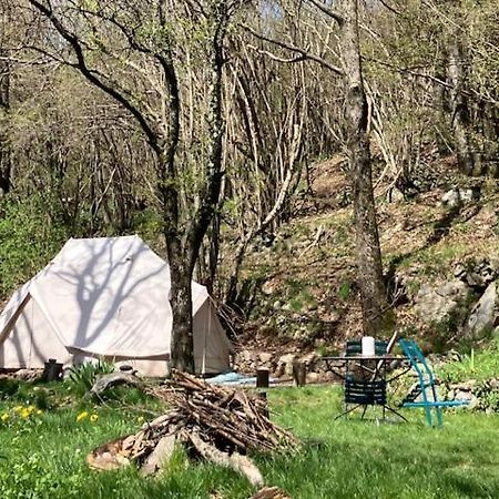 Grande Tente Tipi En Pleine Foret Burzet Luaran gambar