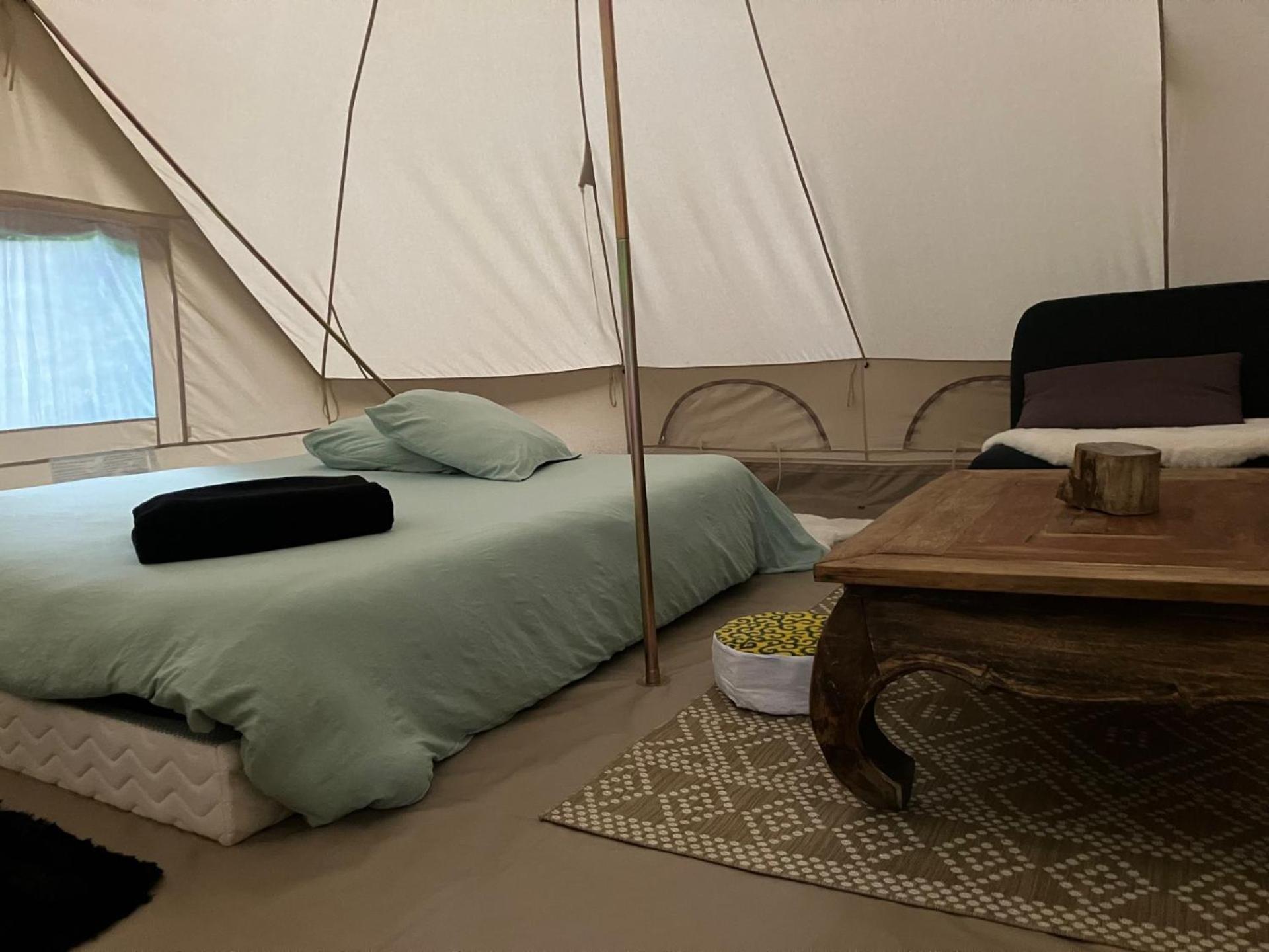 Grande Tente Tipi En Pleine Foret Burzet Luaran gambar